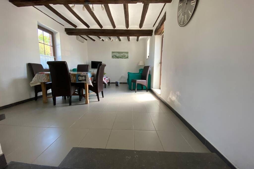La Petite Maison Bienne-lez-Happart ภายนอก รูปภาพ