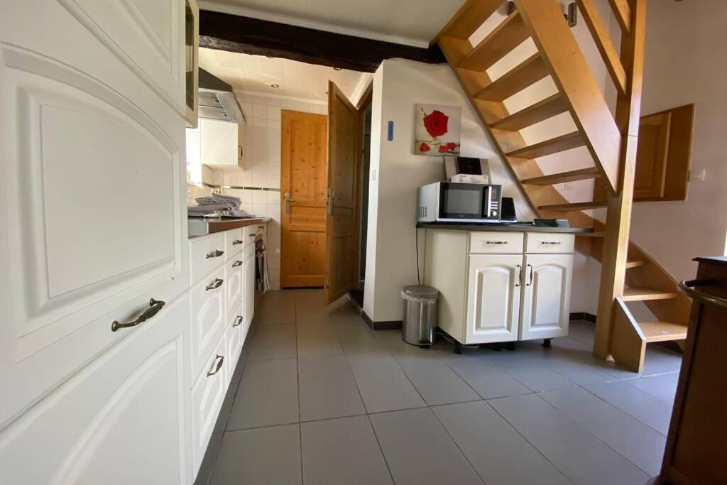 La Petite Maison Bienne-lez-Happart ภายนอก รูปภาพ