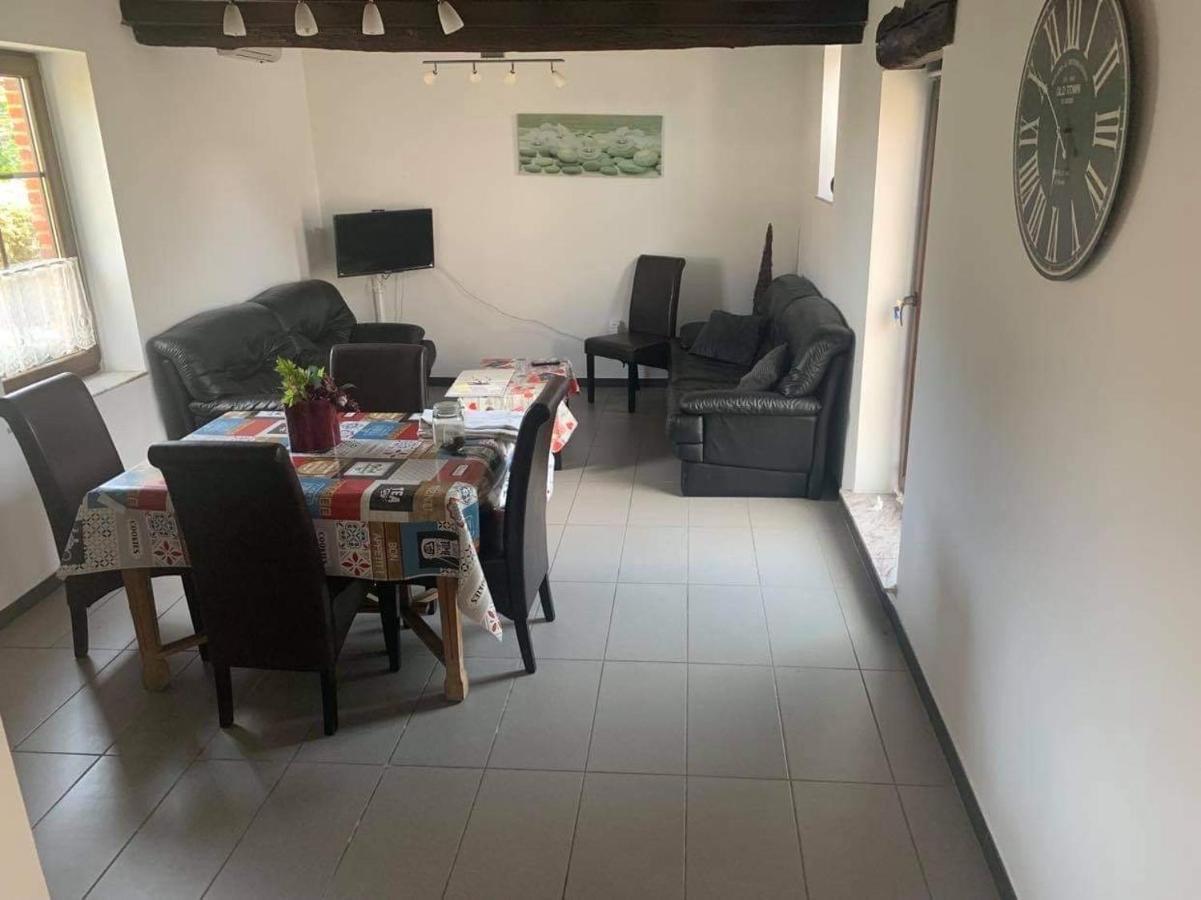 La Petite Maison Bienne-lez-Happart ภายนอก รูปภาพ